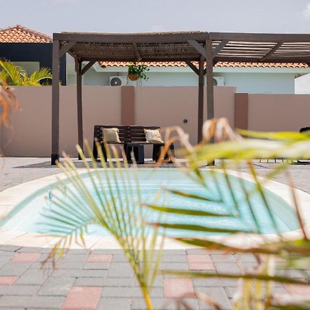 Av Curacao - Centrally Located Spacious Apartment Willemstad Luaran gambar