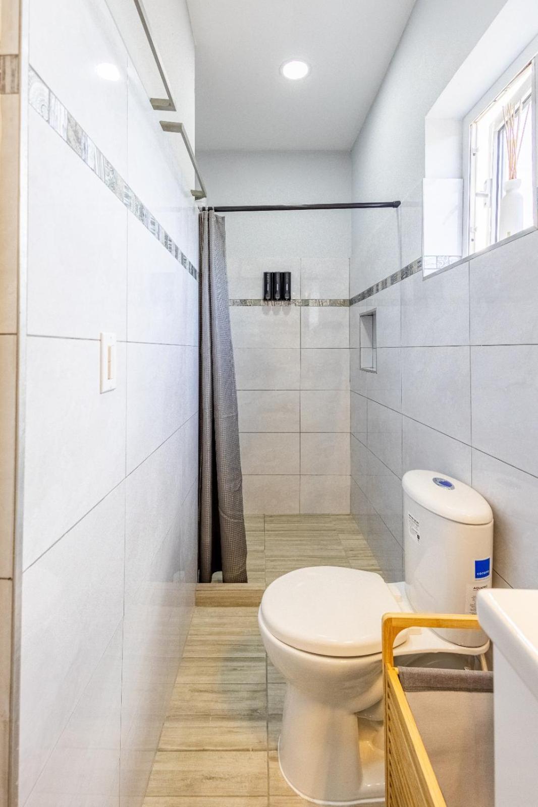 Av Curacao - Centrally Located Spacious Apartment Willemstad Luaran gambar